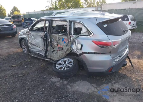 2015 Toyota Highlander Xle V6 z USA, uszkodzony, nr VIN 5TDJKRFH7FS207572